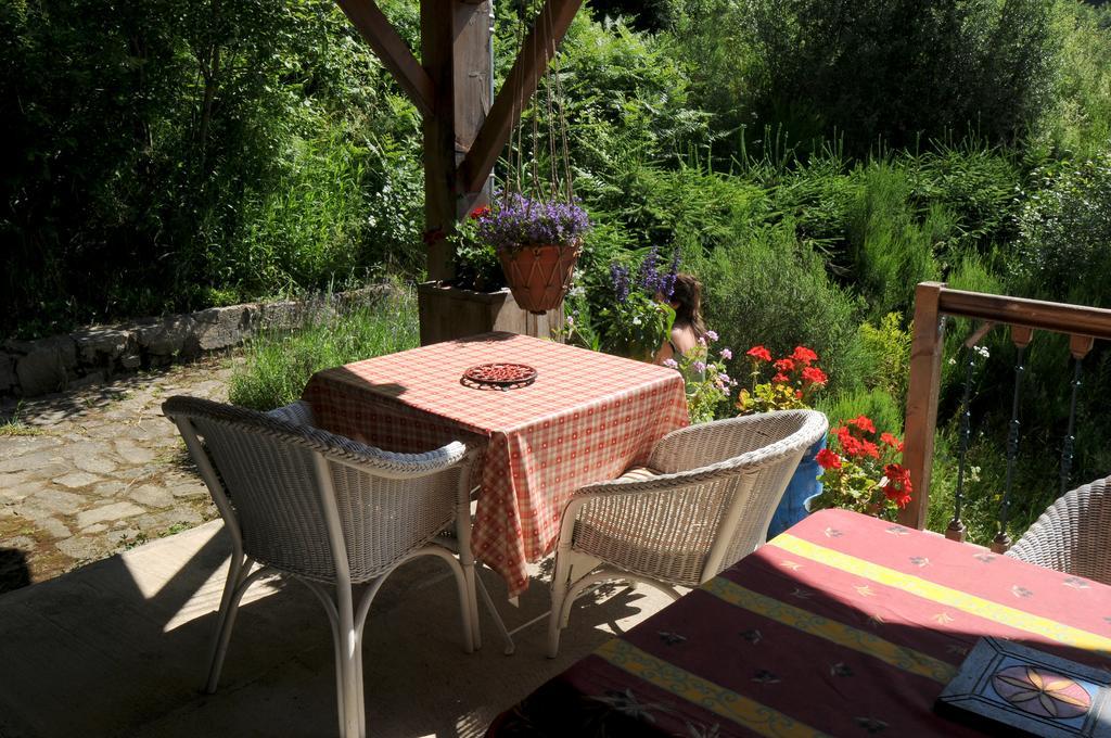 Le Vertige Bed & Breakfast Echandelys Bagian luar foto