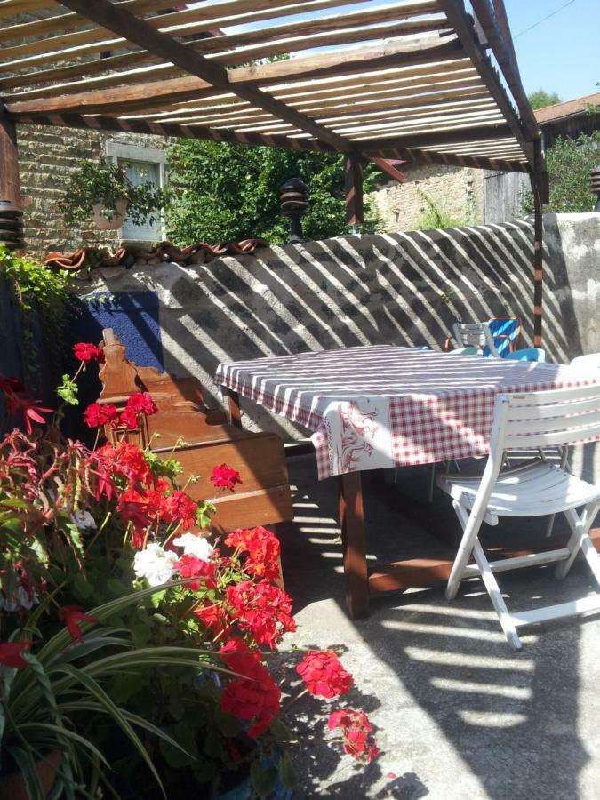 Le Vertige Bed & Breakfast Echandelys Bagian luar foto
